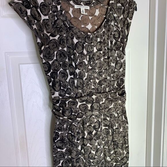 Banana Republic Scoop Neck Dress Size XS Charcoal Gray and Cream Color - Picture 3 of 10